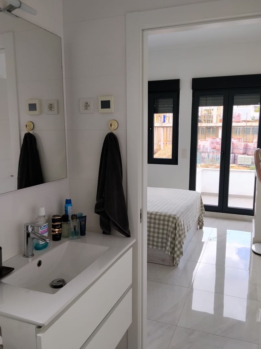 3 bedroom Semi-detached Villa for rent in Polop with pool garage - € 1,800 (Ref: 9321445)