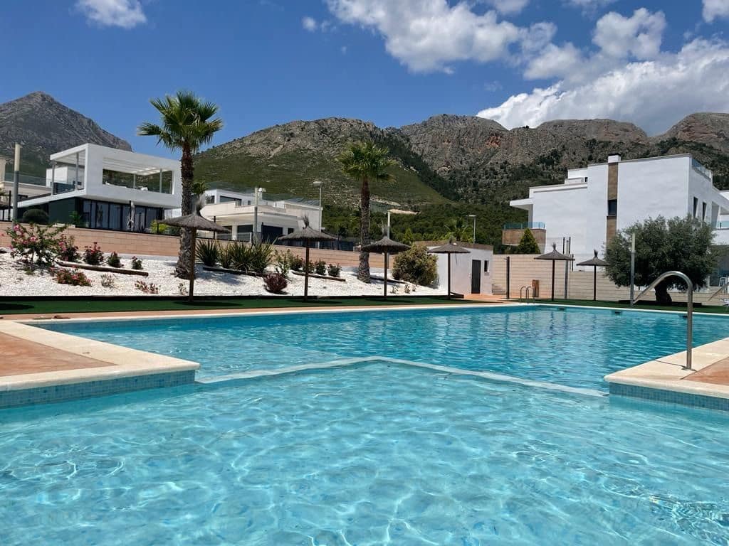 3 bedroom Semi-detached Villa for rent in Polop with pool garage - € 1,800 (Ref: 9321445)