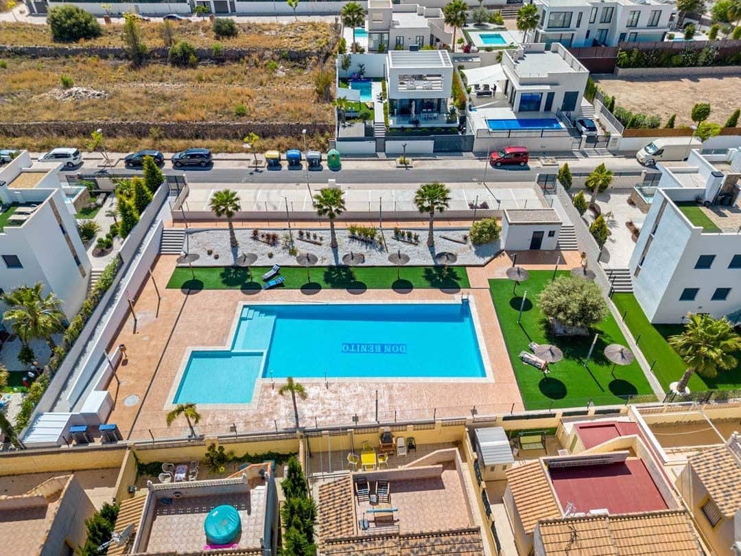 3 bedroom Semi-detached Villa for rent in Polop with pool garage - € 1,800 (Ref: 9321445)