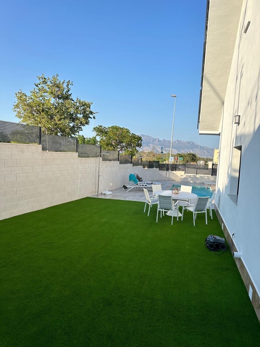 3 makuuhuone Paritalo myytävänä paikassa Polop mukana uima-altaan 
autotalli - 499 000 € (Ref: 9334357)