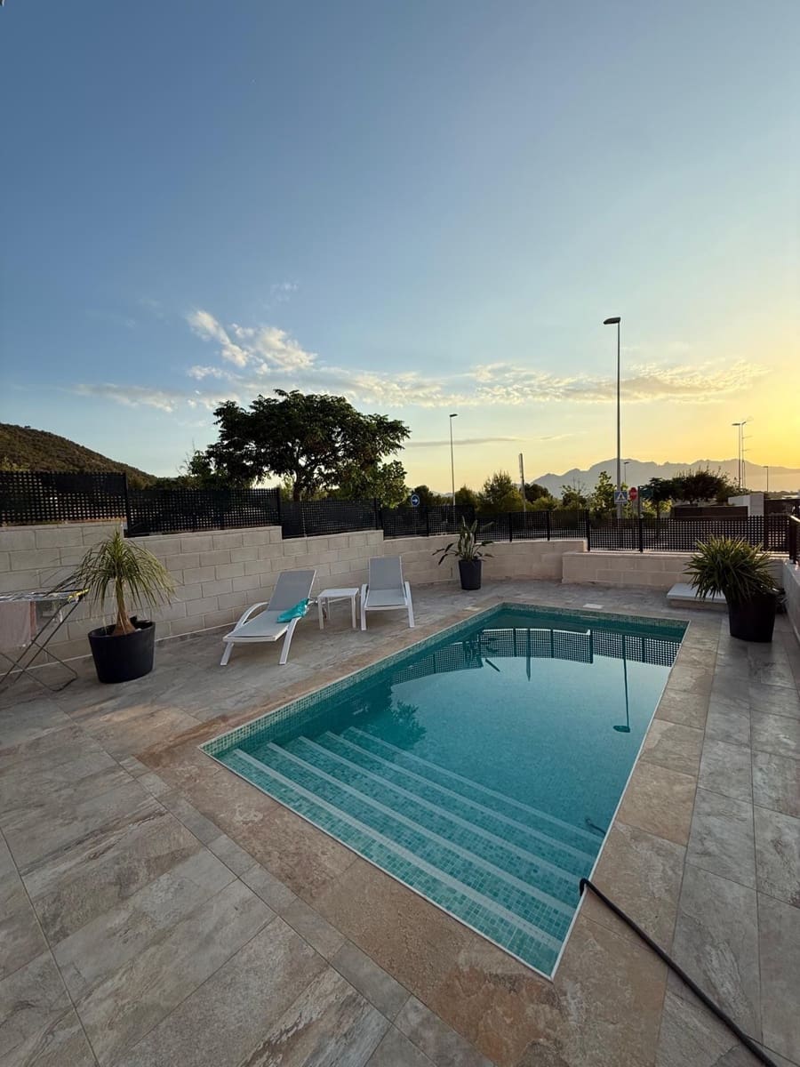 3 makuuhuone Paritalo myytävänä paikassa Polop mukana uima-altaan 
autotalli - 499 000 € (Ref: 9334357)