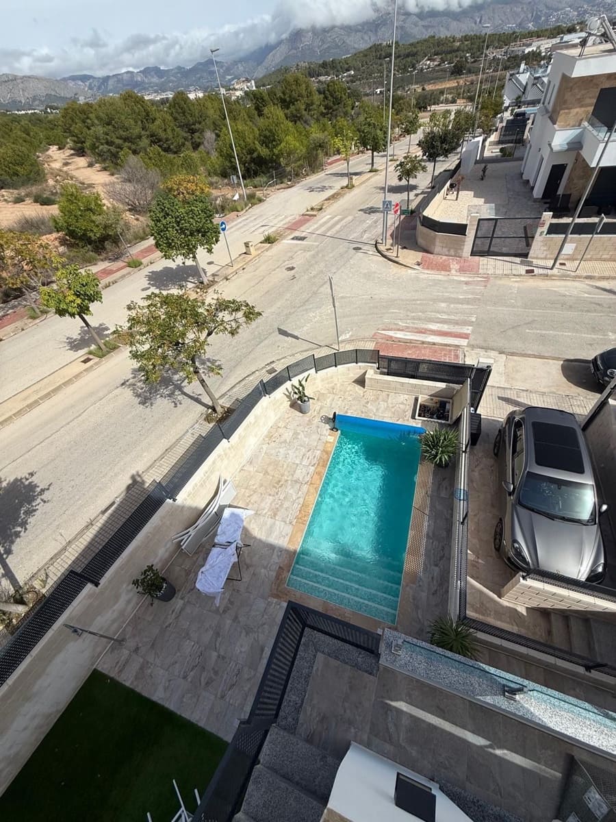 3 makuuhuone Paritalo myytävänä paikassa Polop mukana uima-altaan 
autotalli - 499 000 € (Ref: 9334357)