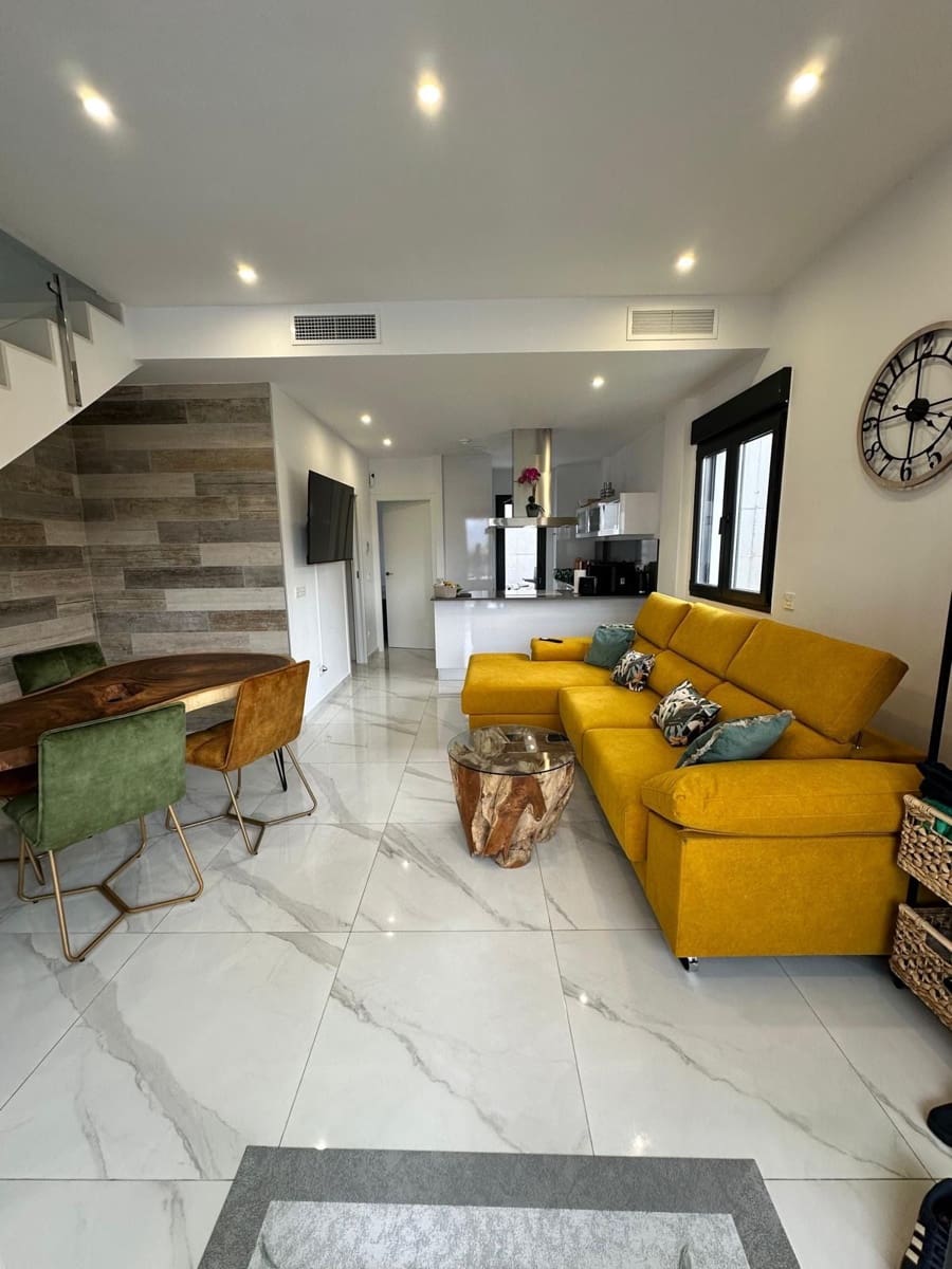 3 soverom Kjedet enebolig til leie i Polop med svømmebasseng garasje - € 2 550 (Ref: 9418882)