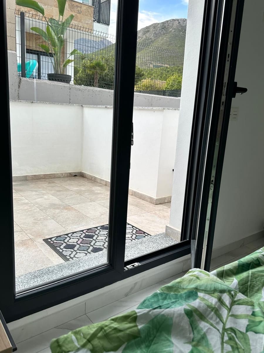 3 soverom Kjedet enebolig til leie i Polop med svømmebasseng garasje - € 2 550 (Ref: 9418882)