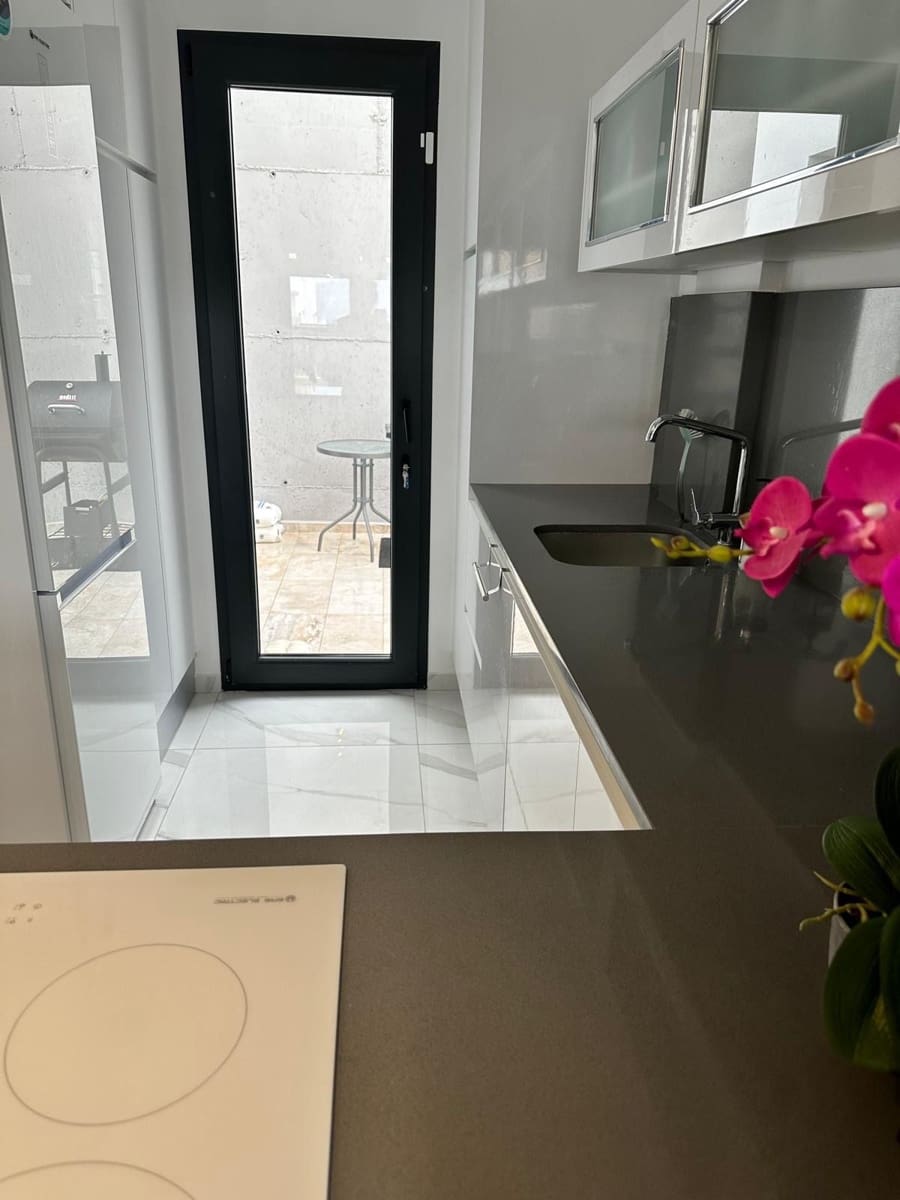 3 soverom Kjedet enebolig til leie i Polop med svømmebasseng garasje - € 2 550 (Ref: 9418882)