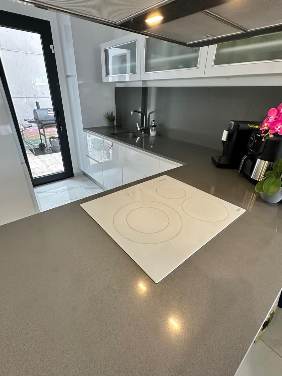 3 soverom Kjedet enebolig til leie i Polop med svømmebasseng garasje - € 2 550 (Ref: 9418882)