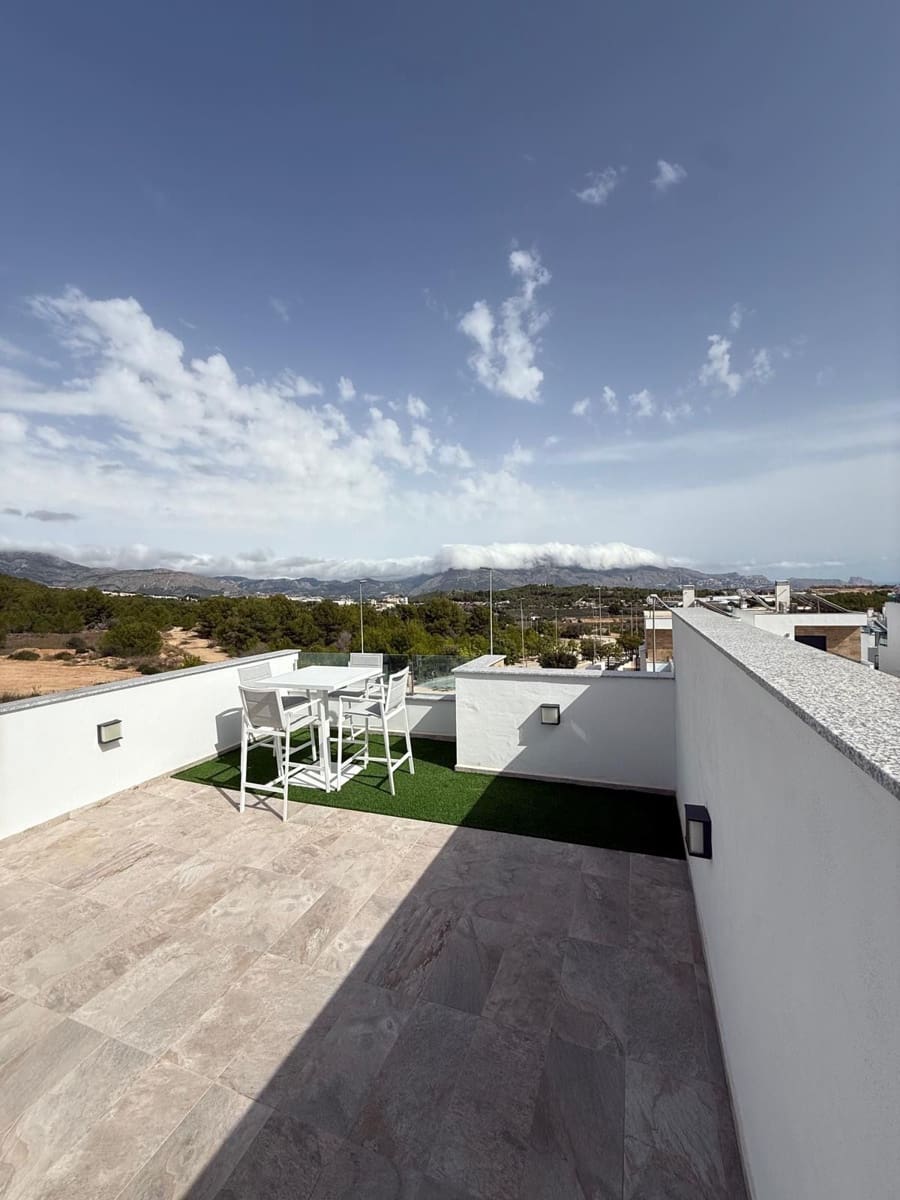 3 soverom Kjedet enebolig til leie i Polop med svømmebasseng garasje - € 2 550 (Ref: 9418882)