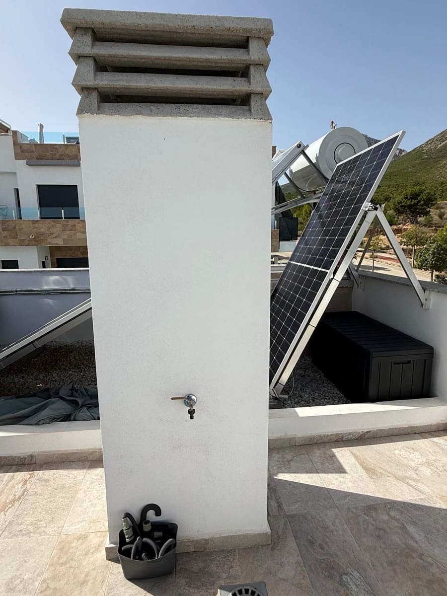 3 soverom Kjedet enebolig til leie i Polop med svømmebasseng garasje - € 2 550 (Ref: 9418882)