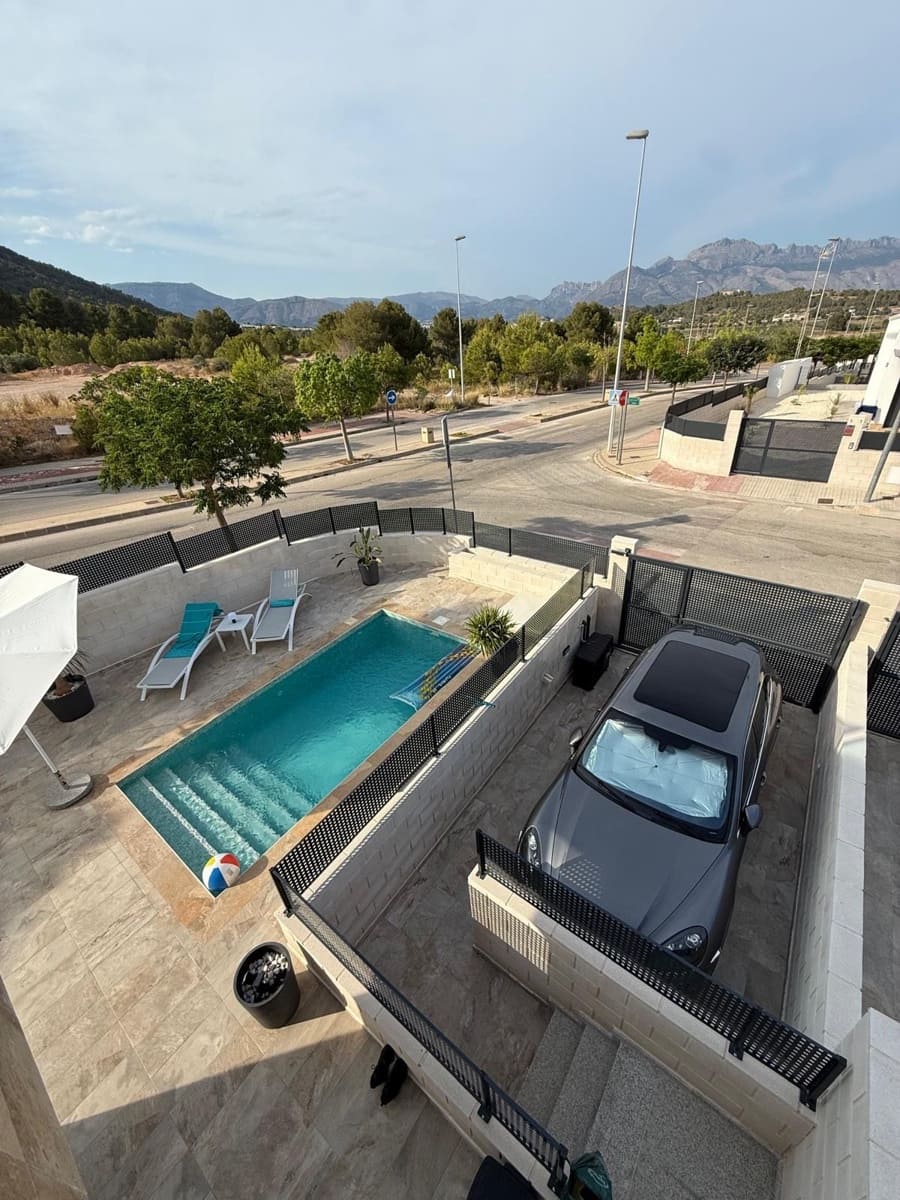 3 soverom Kjedet enebolig til leie i Polop med svømmebasseng garasje - € 2 550 (Ref: 9418882)