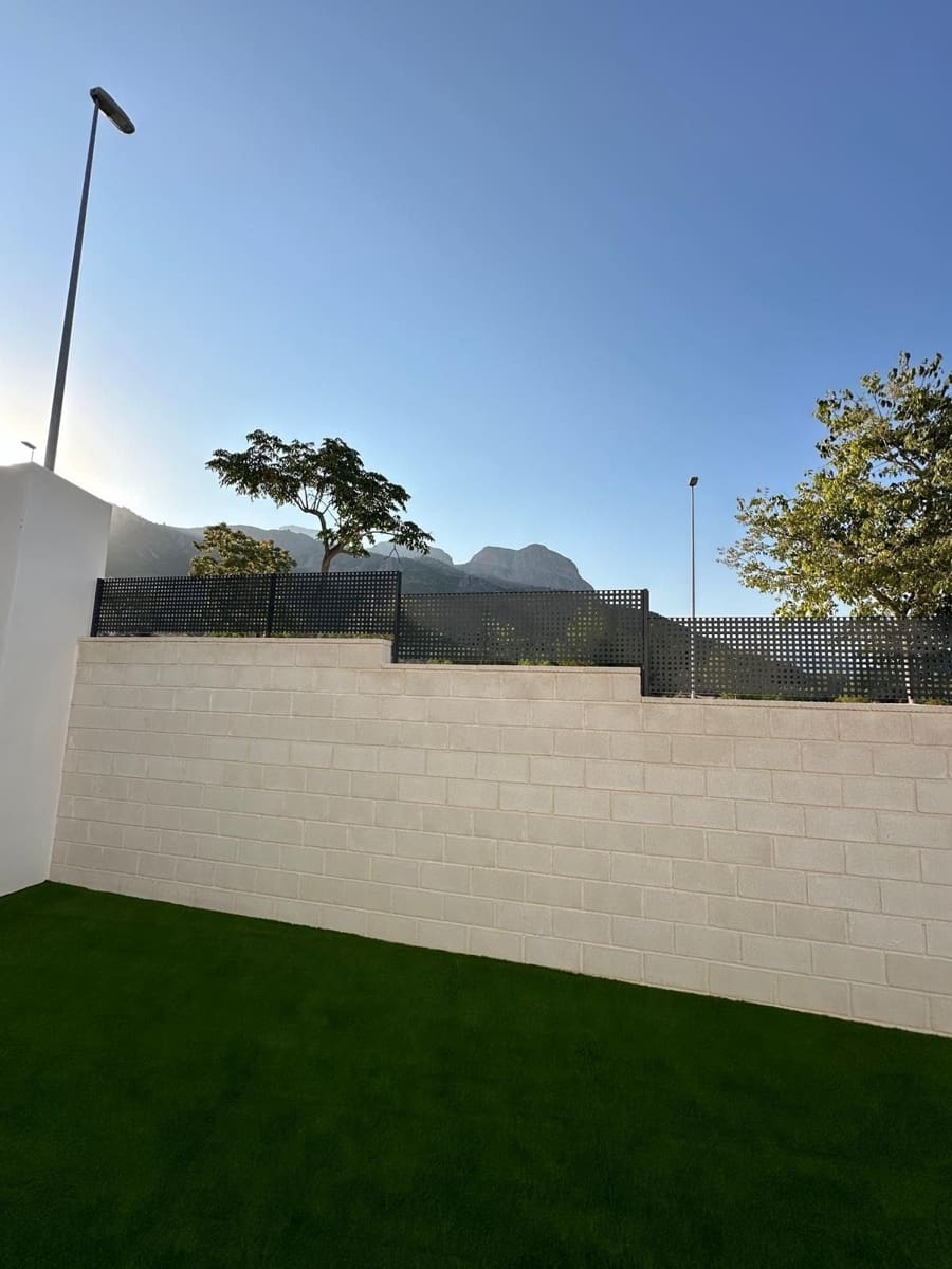 3 soverom Kjedet enebolig til leie i Polop med svømmebasseng garasje - € 2 550 (Ref: 9418882)