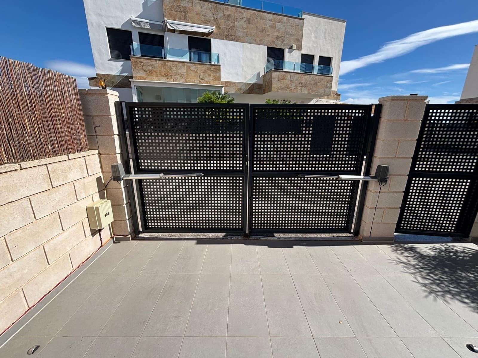 2 camera da letto Villetta Bifamiliare in vendita in Polop con piscina garage - 339.950 € (Rif: 9503810)