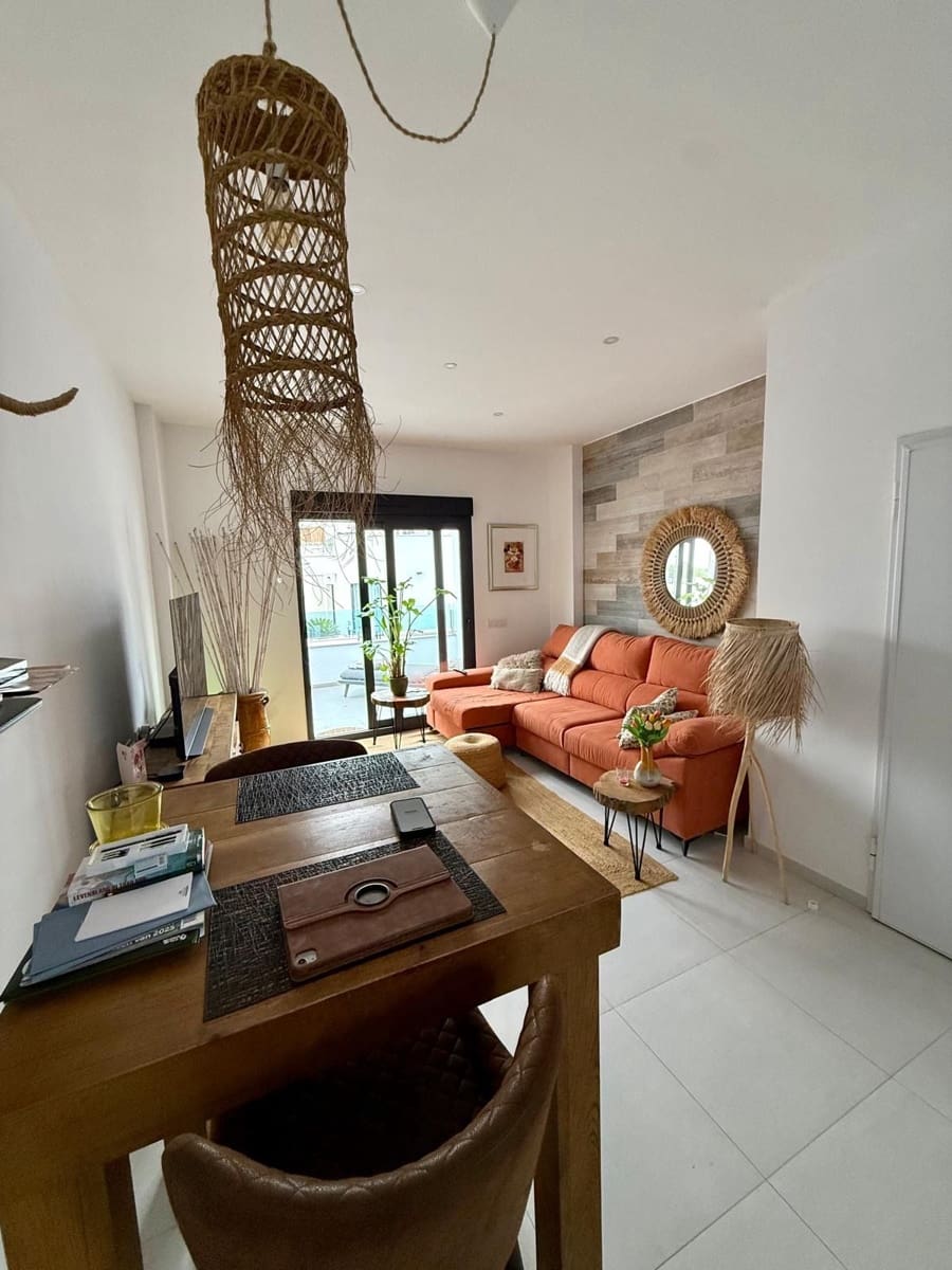 2 bedroom Flat for rent in Polop with pool garage - € 1,550 (Ref: 9610775)