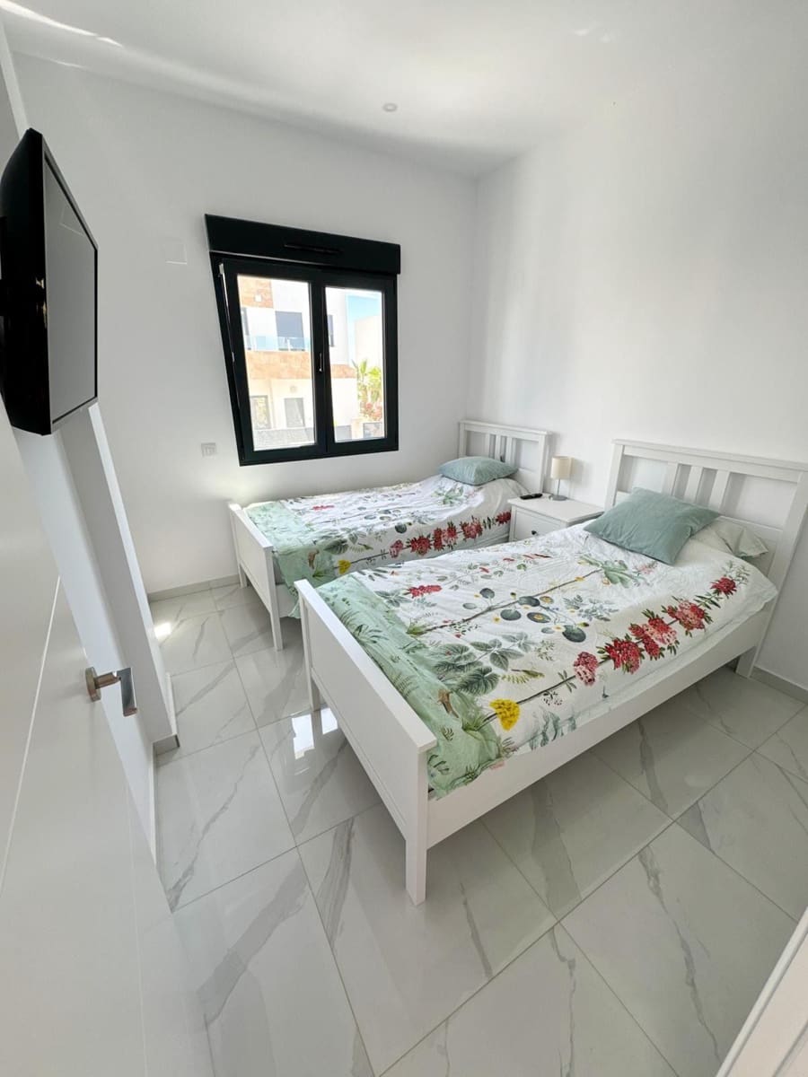 2 bedroom Flat for rent in Polop with pool garage - € 1,550 (Ref: 9610776)