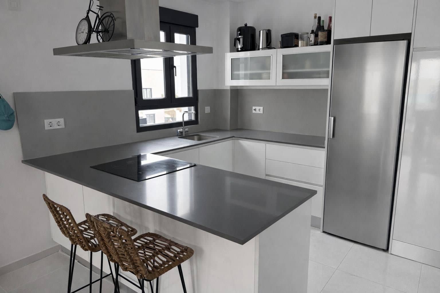 2 bedroom Flat for rent in Polop with pool garage - € 1,550 (Ref: 9610776)