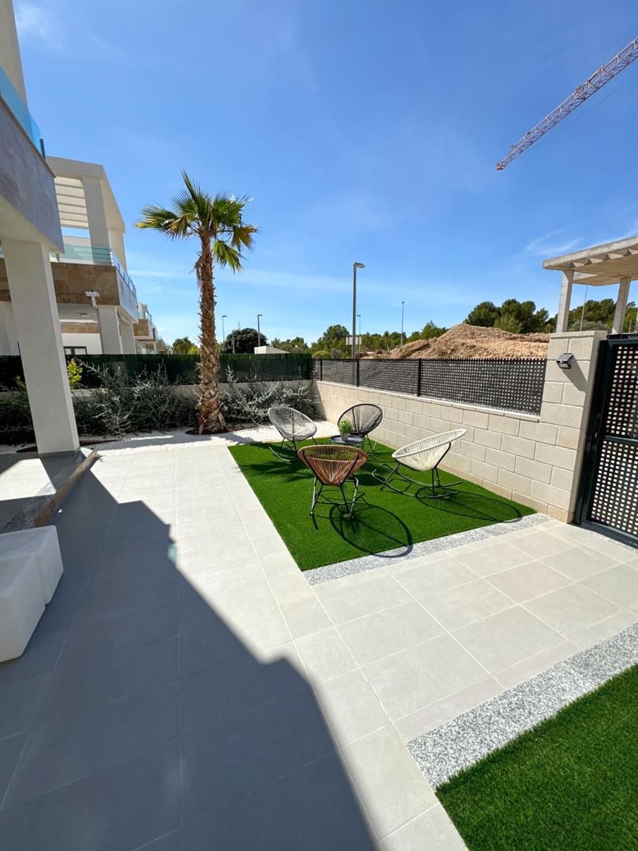 2 bedroom Flat for rent in Polop with pool garage - € 1,550 (Ref: 9610776)