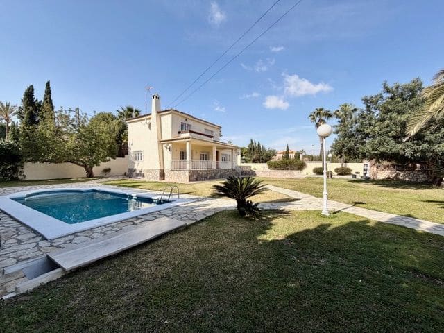 5 makuuhuone Huvila myytävänä paikassa San Juan de Alicante / Sant Joan d'Alacant mukana 
autotalli - 795 000 € (Ref: 9651191)