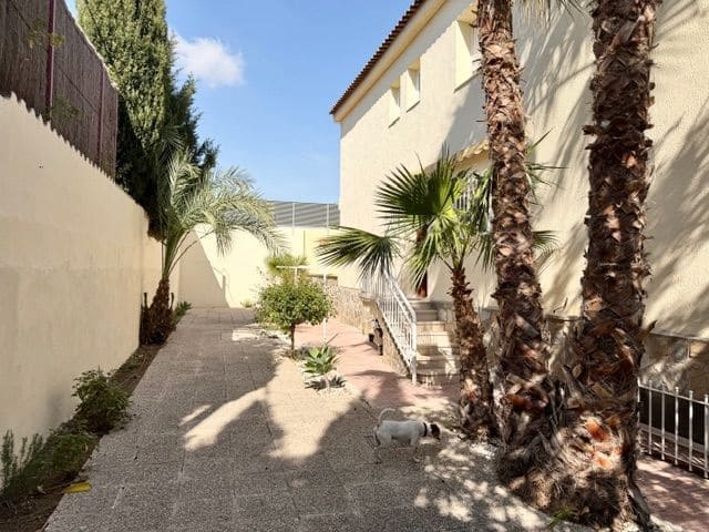 5 makuuhuone Huvila myytävänä paikassa San Juan de Alicante / Sant Joan d'Alacant mukana 
autotalli - 795 000 € (Ref: 9651191)