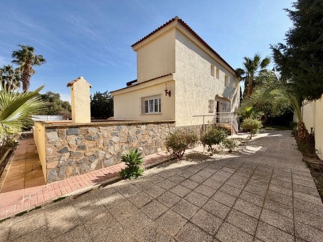 5 makuuhuone Huvila myytävänä paikassa San Juan de Alicante / Sant Joan d'Alacant mukana 
autotalli - 795 000 € (Ref: 9651191)