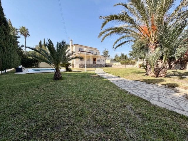 5 makuuhuone Huvila myytävänä paikassa San Juan de Alicante / Sant Joan d'Alacant mukana 
autotalli - 795 000 € (Ref: 9651191)