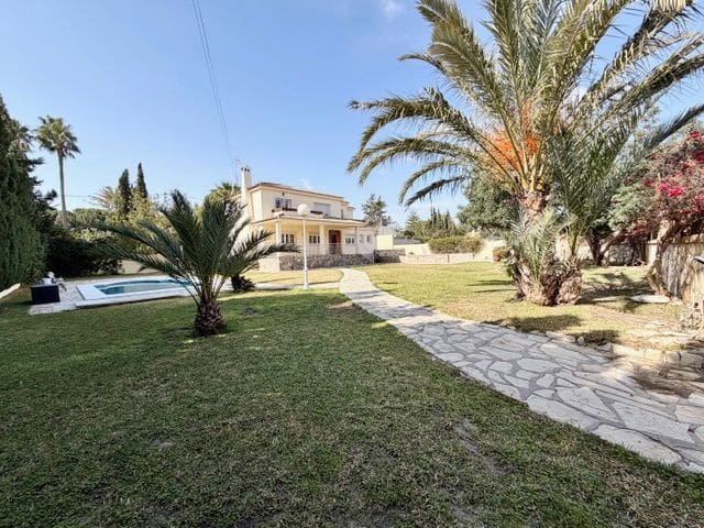5 makuuhuone Huvila myytävänä paikassa San Juan de Alicante / Sant Joan d'Alacant mukana 
autotalli - 795 000 € (Ref: 9651191)