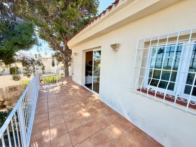 3 sovrum Villa till salu i La Nucia med pool garage - 495 000 € (Ref: 9731645)