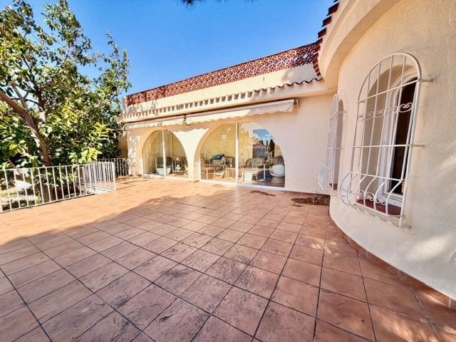 3 sovrum Villa till salu i La Nucia med pool garage - 495 000 € (Ref: 9731645)