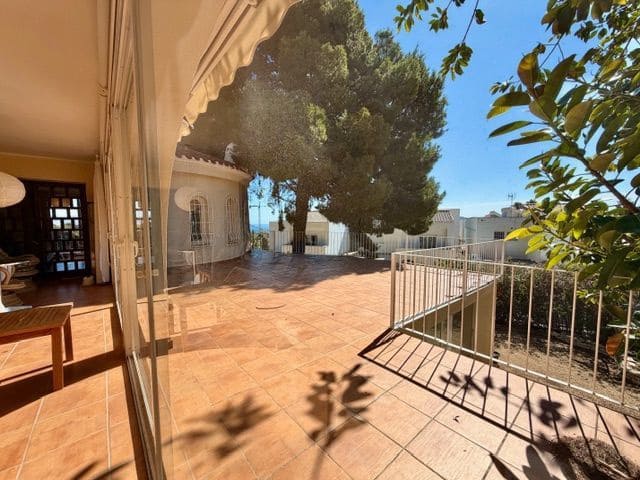 3 sovrum Villa till salu i La Nucia med pool garage - 495 000 € (Ref: 9731645)