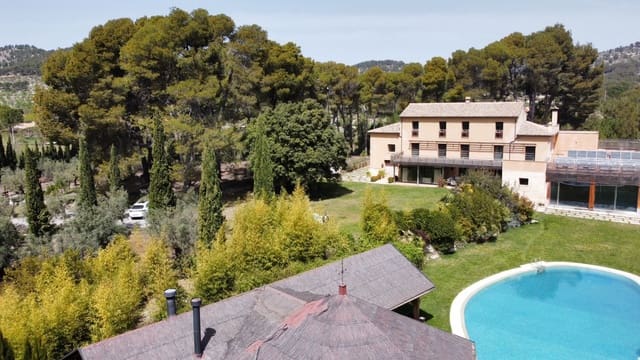 9 chambre Villa/Maison à vendre à Alcoy / Alcoi avec piscine garage - 1 895 000 € (Ref: 9861510)