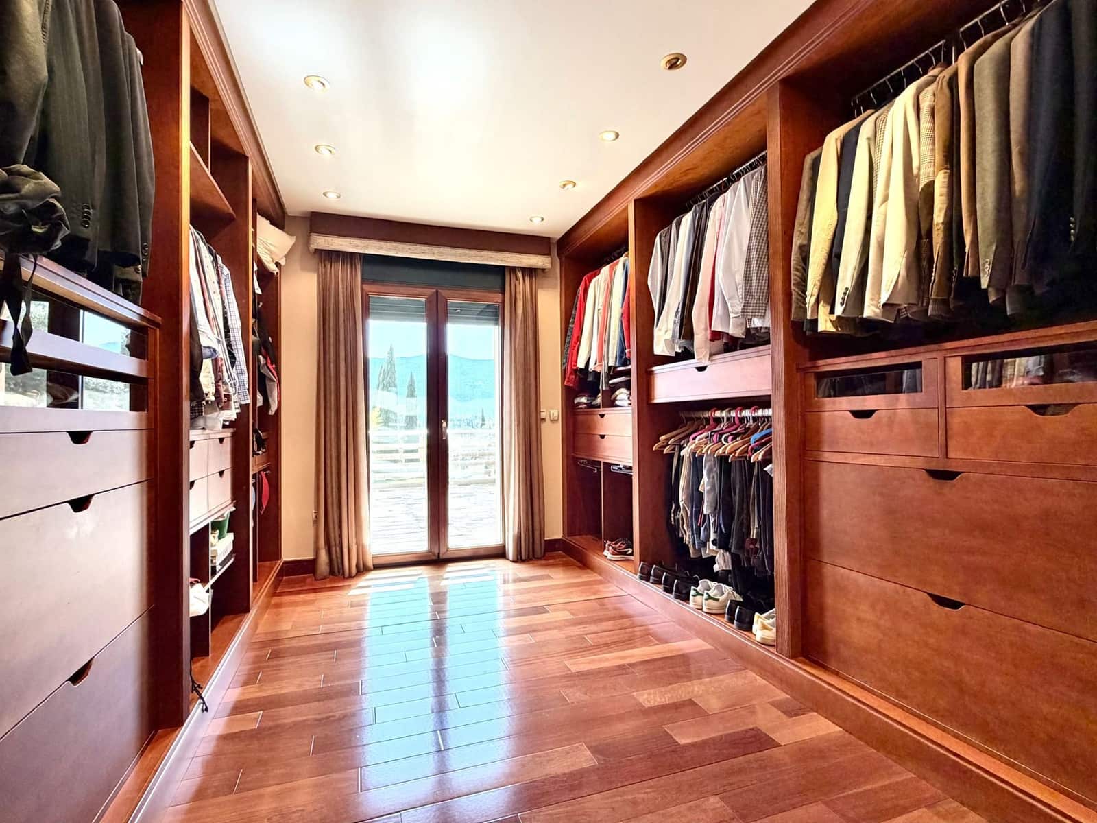 9 slaapkamer Villa te koop in Alcoy / Alcoi met zwembad garage - € 1.895.000 (Ref: 9861510)