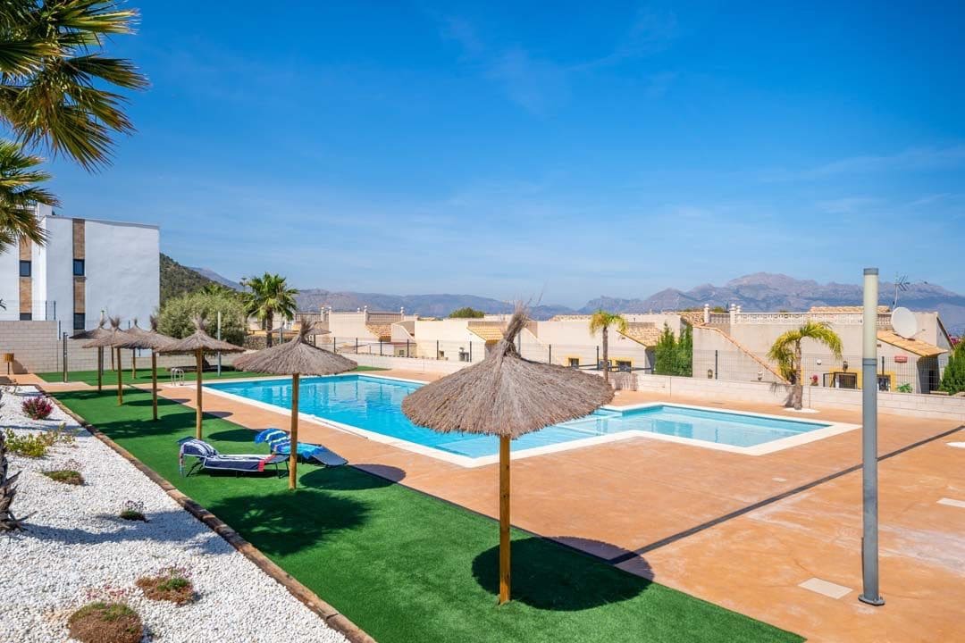 2 bedroom Semi-detached Villa for rent in Polop with pool garage - € 1,700 (Ref: 9976751)