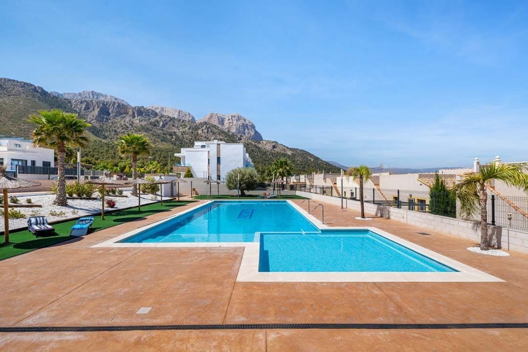 2 bedroom Semi-detached Villa for rent in Polop with pool garage - € 1,700 (Ref: 9976751)
