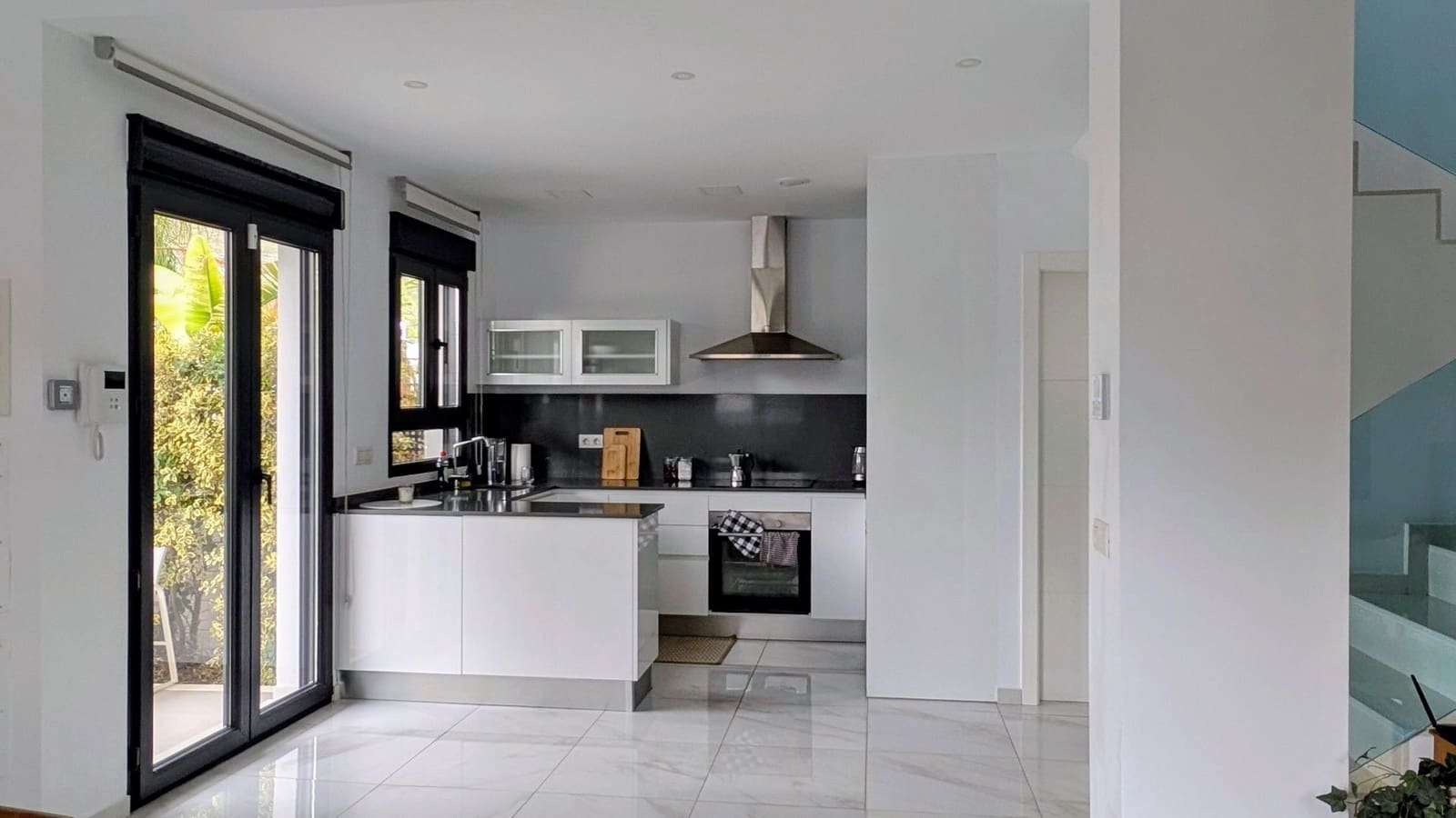 2 bedroom Semi-detached Villa for rent in Polop with pool garage - € 1,700 (Ref: 9976751)
