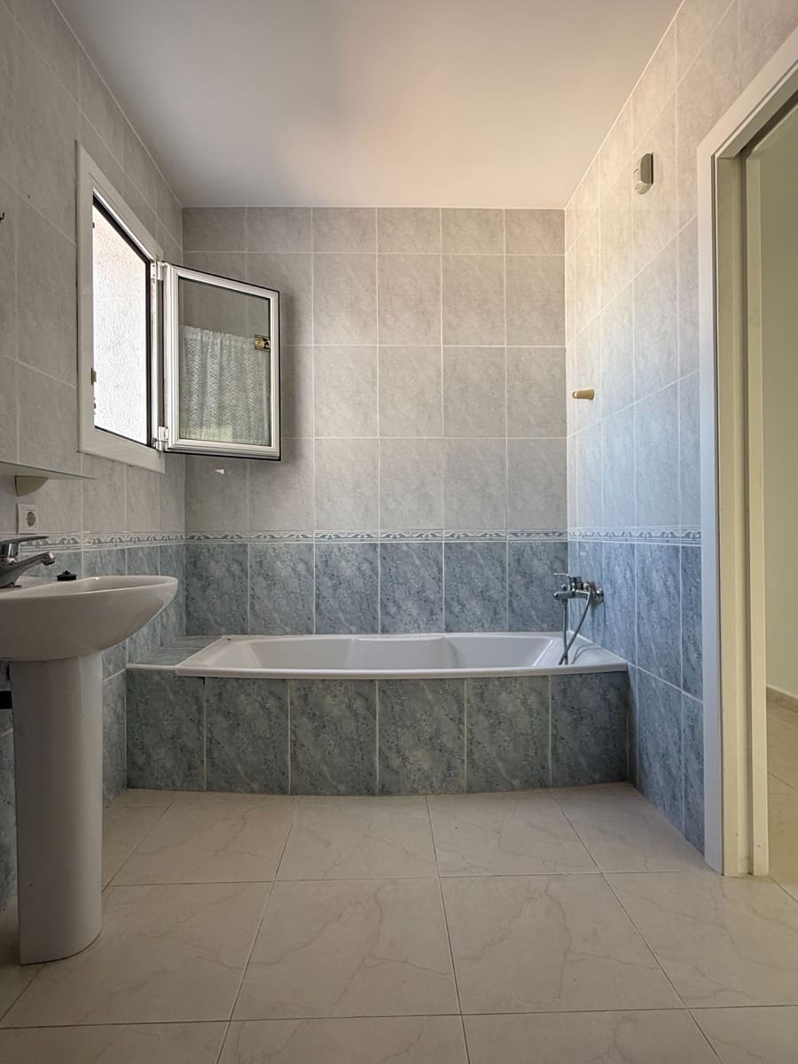 Chalet de 5 habitaciones en Calonge i Sant Antoni en alquiler con piscina garaje - 2.500 € (Ref: 10012809)