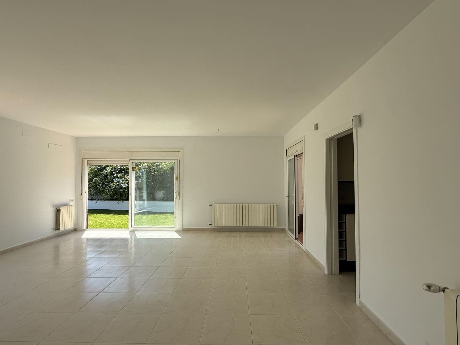 Chalet de 5 habitaciones en Calonge i Sant Antoni en alquiler con piscina garaje - 2.500 € (Ref: 10012809)