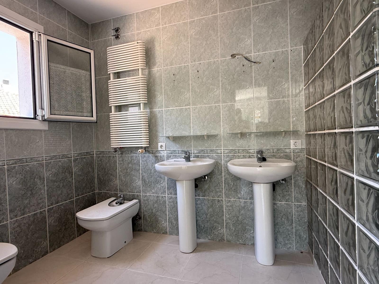 Chalet de 5 habitaciones en Calonge i Sant Antoni en alquiler con piscina garaje - 2.500 € (Ref: 10012809)