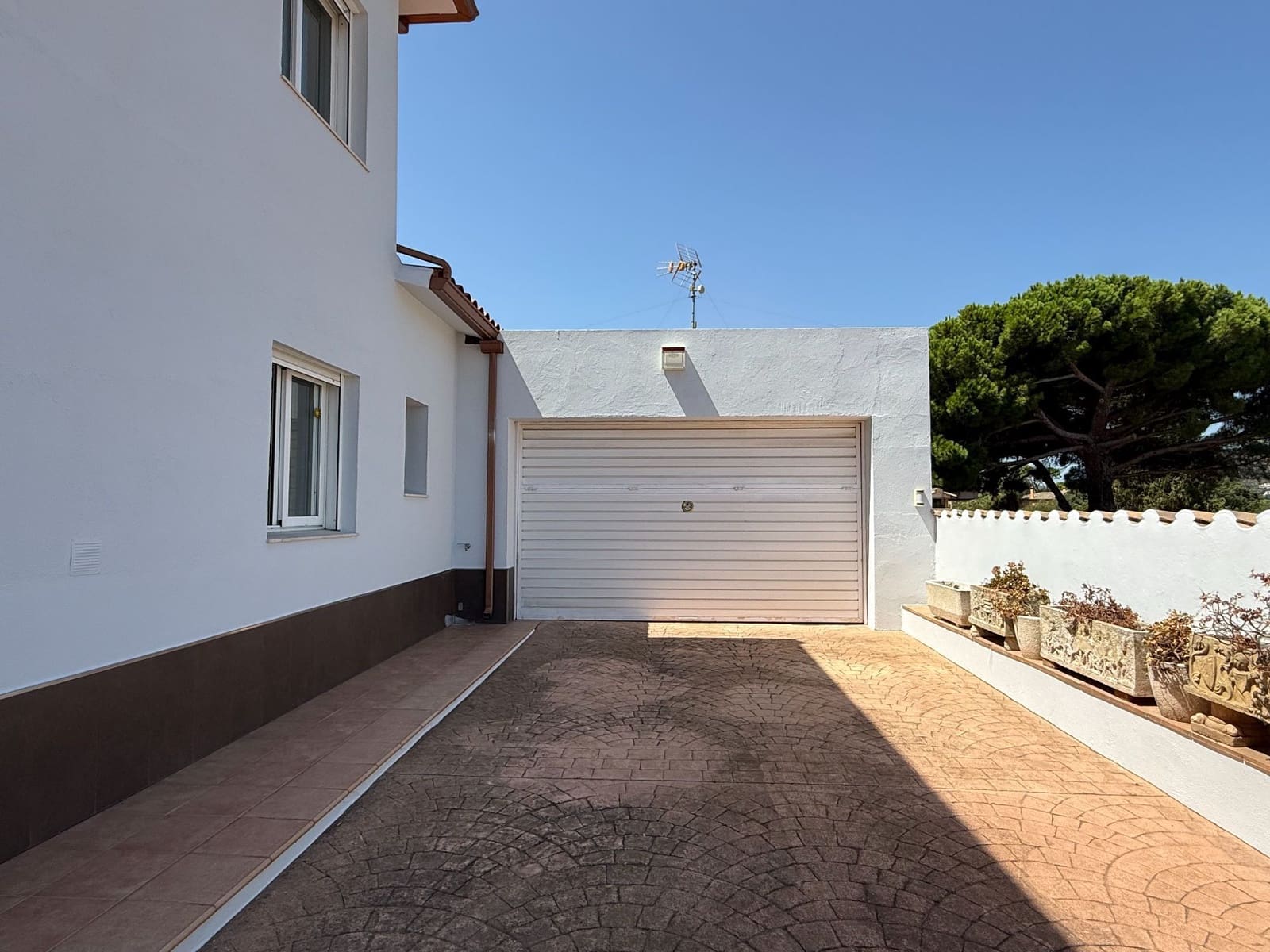 Chalet de 5 habitaciones en Calonge i Sant Antoni en alquiler con piscina garaje - 2.500 € (Ref: 10012809)