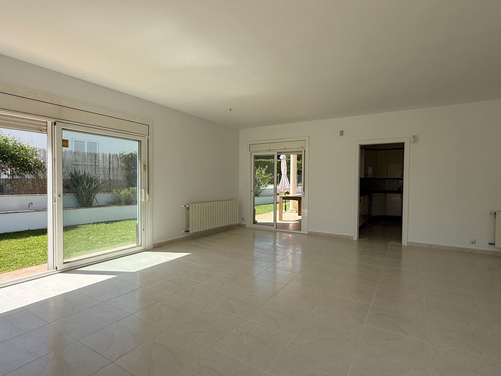 Chalet de 5 habitaciones en Calonge i Sant Antoni en alquiler con piscina garaje - 2.500 € (Ref: 10012809)