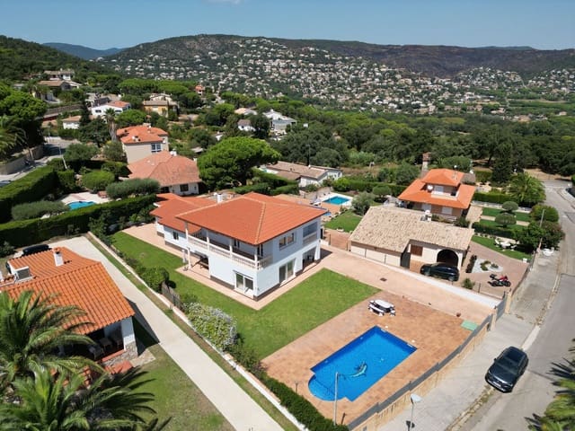 Chalet de 5 habitaciones en Calonge i Sant Antoni en alquiler con piscina garaje - 2.500 € (Ref: 10012809)
