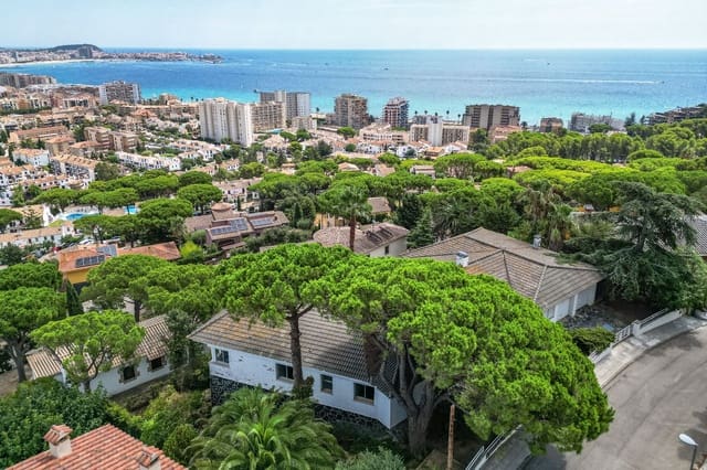 5 Zimmer Villa zu verkaufen in Sant Antoni de Calonge, Calonge i Sant Antoni mit Pool Garage - 1.240.000 € (Ref: 10020130)
