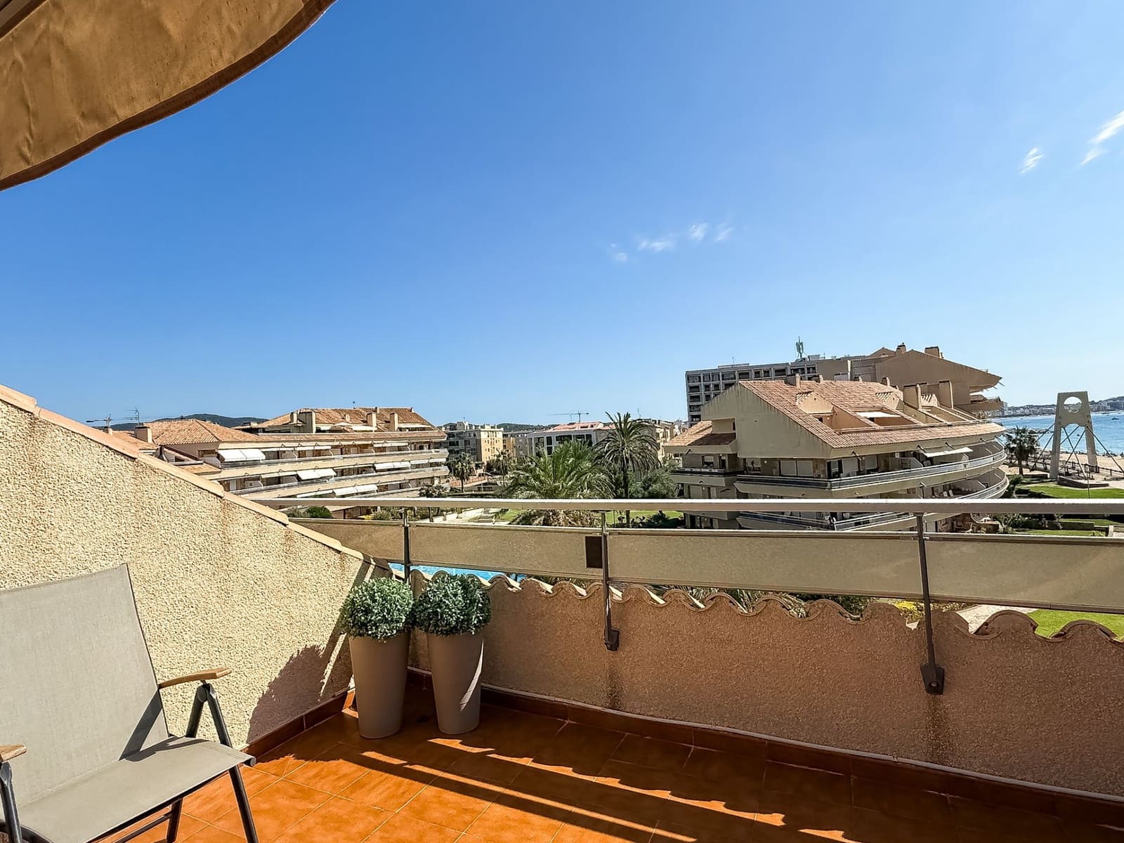 Apartamento de 3 habitaciones en Sant Antoni de Calonge en alquiler con piscina garaje - 1.200 € (Ref: 10026732)