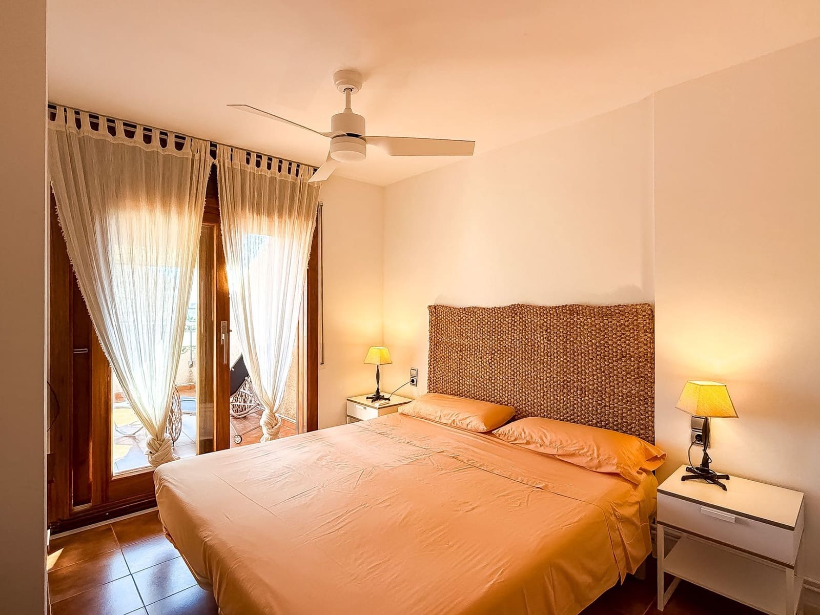 Apartamento de 3 habitaciones en Sant Antoni de Calonge en alquiler con piscina garaje - 1.200 € (Ref: 10026732)