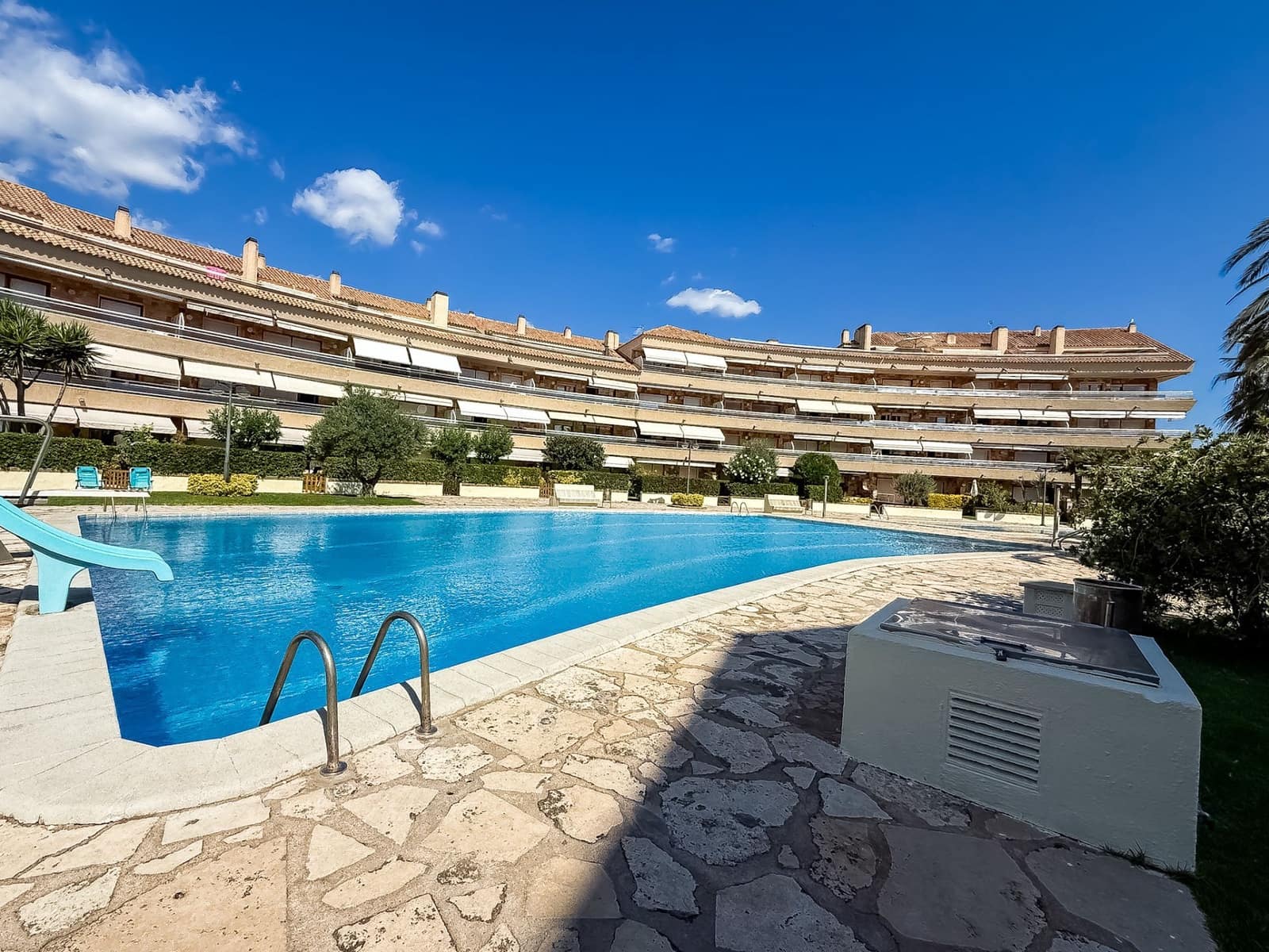 Apartamento de 3 habitaciones en Sant Antoni de Calonge en alquiler con piscina garaje - 1.200 € (Ref: 10026732)
