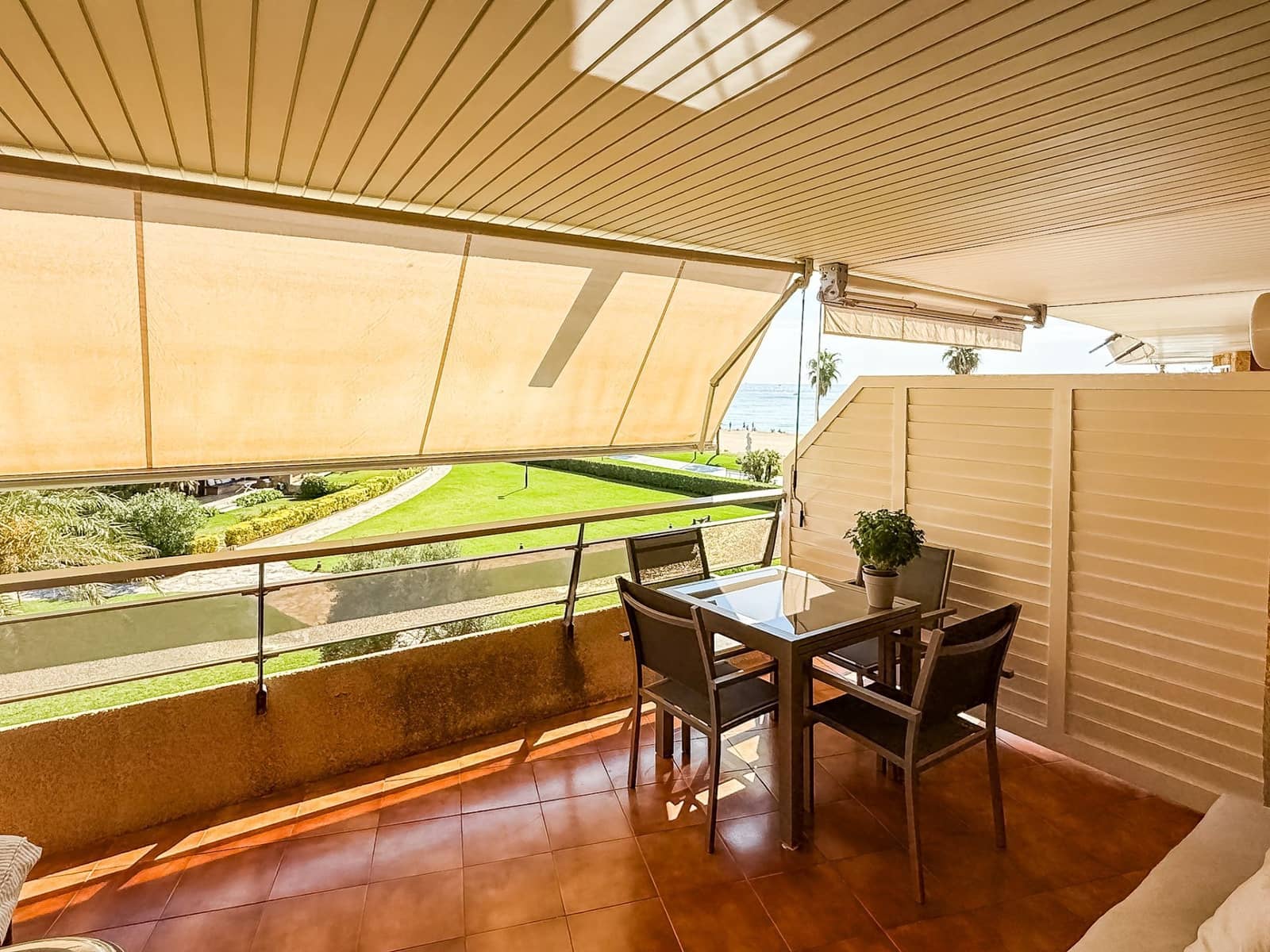 Apartamento de 3 habitaciones en Sant Antoni de Calonge en alquiler con piscina garaje - 1.200 € (Ref: 10026732)