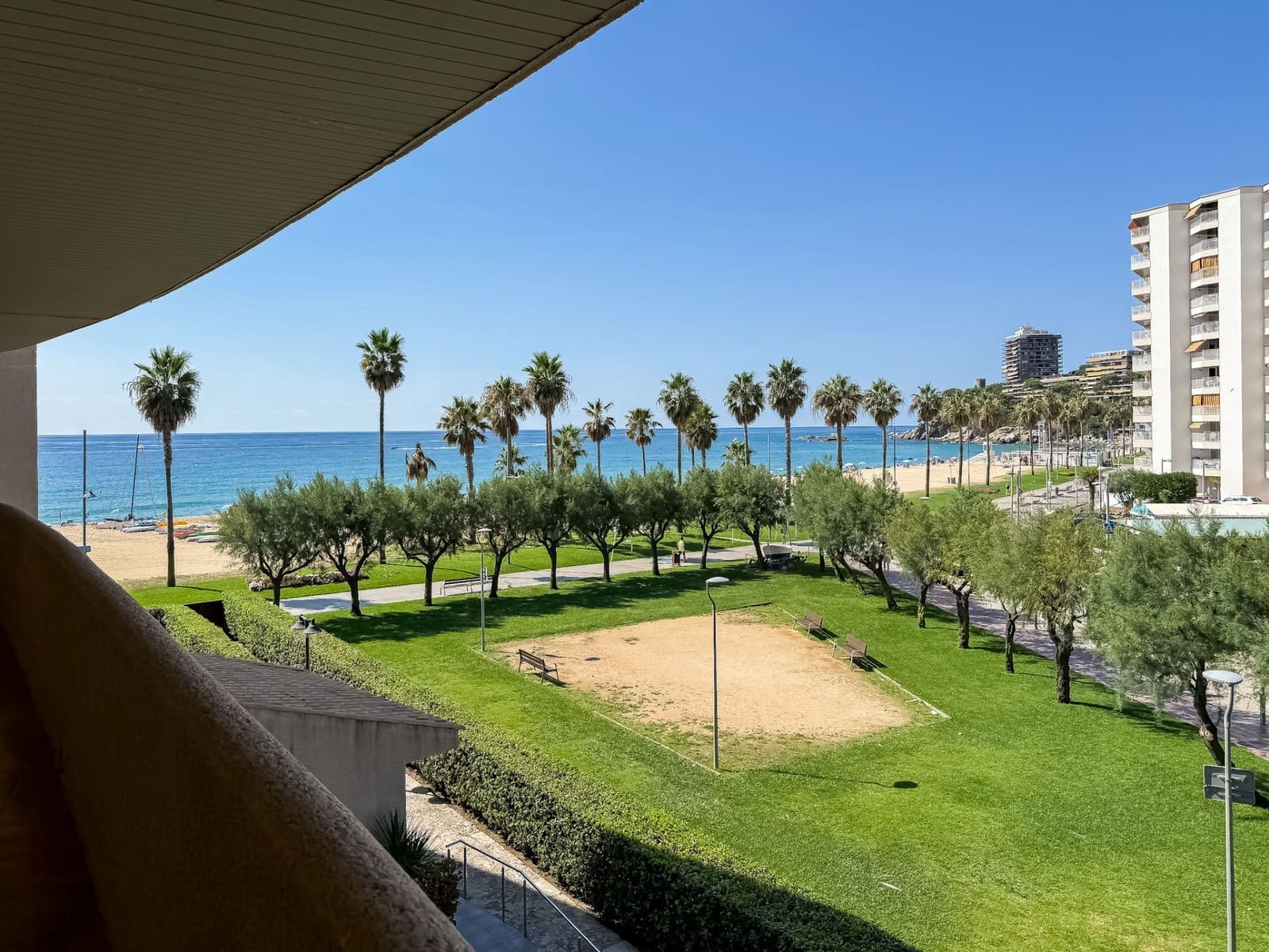 Apartamento de 3 habitaciones en Sant Antoni de Calonge en alquiler con piscina garaje - 1.200 € (Ref: 10026732)