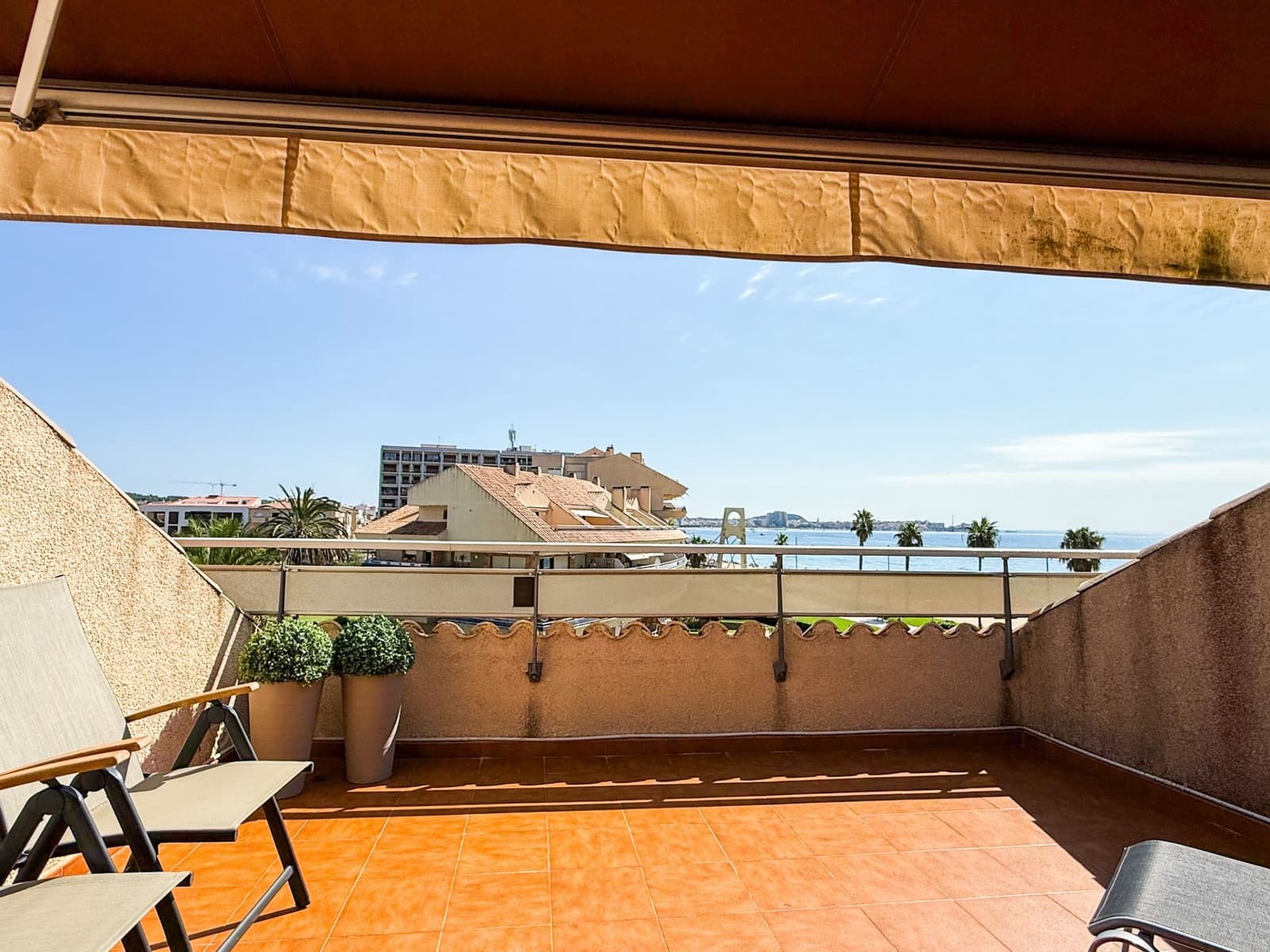 Apartamento de 3 habitaciones en Sant Antoni de Calonge en alquiler con piscina garaje - 1.200 € (Ref: 10026732)
