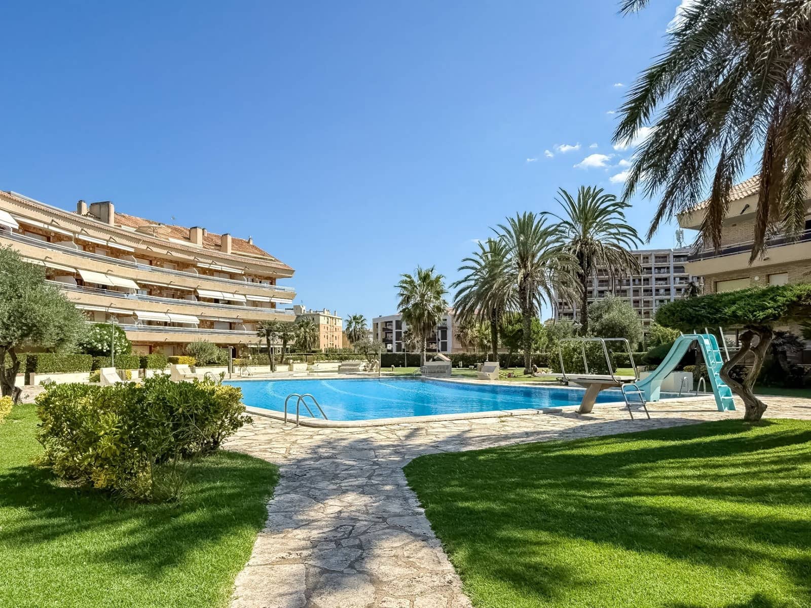 Apartamento de 3 habitaciones en Sant Antoni de Calonge en alquiler con piscina garaje - 1.200 € (Ref: 10026732)