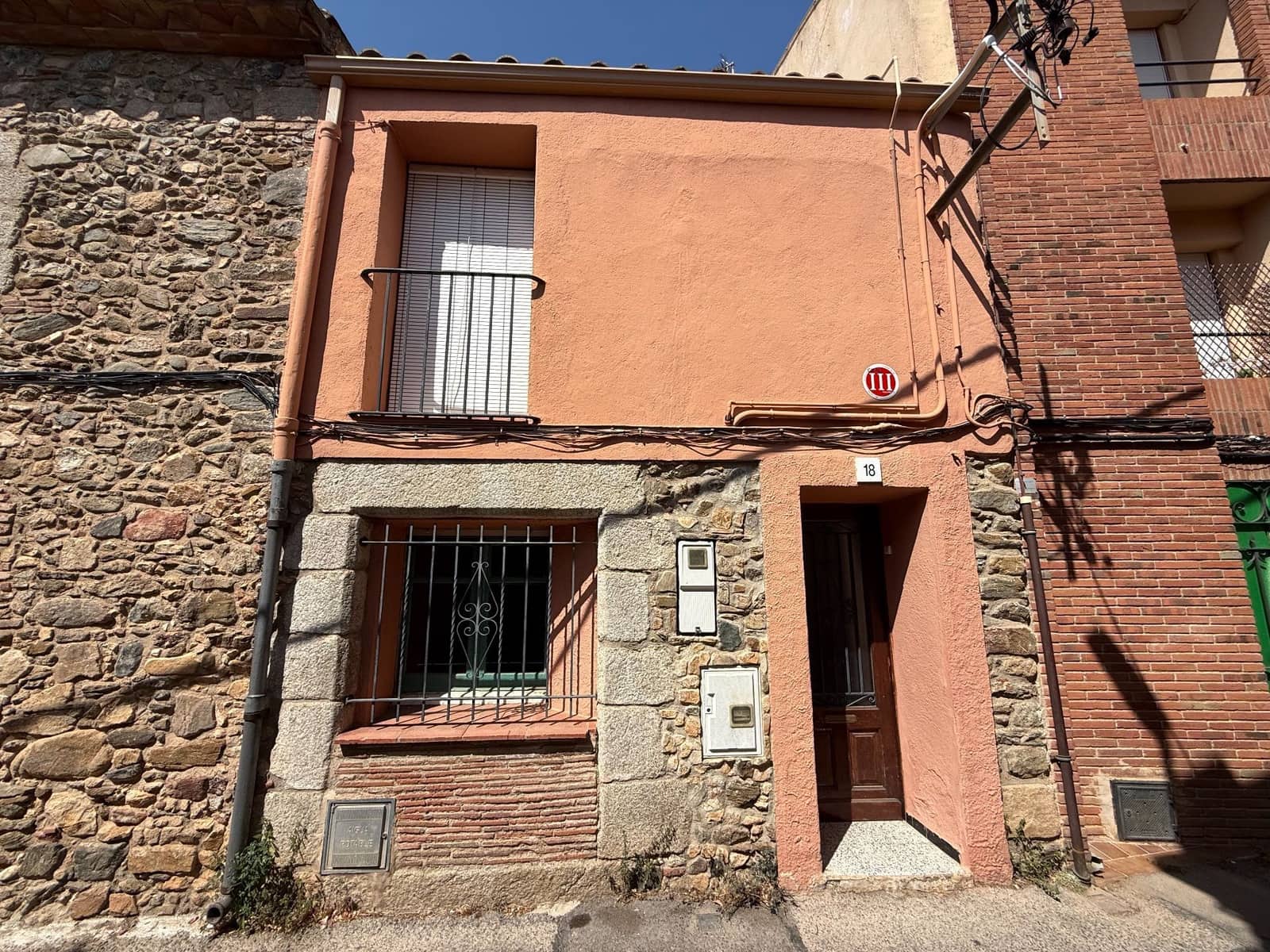3 bedroom Townhouse for sale in Calonge i Sant Antoni - € 180,000 (Ref: 10030015)
