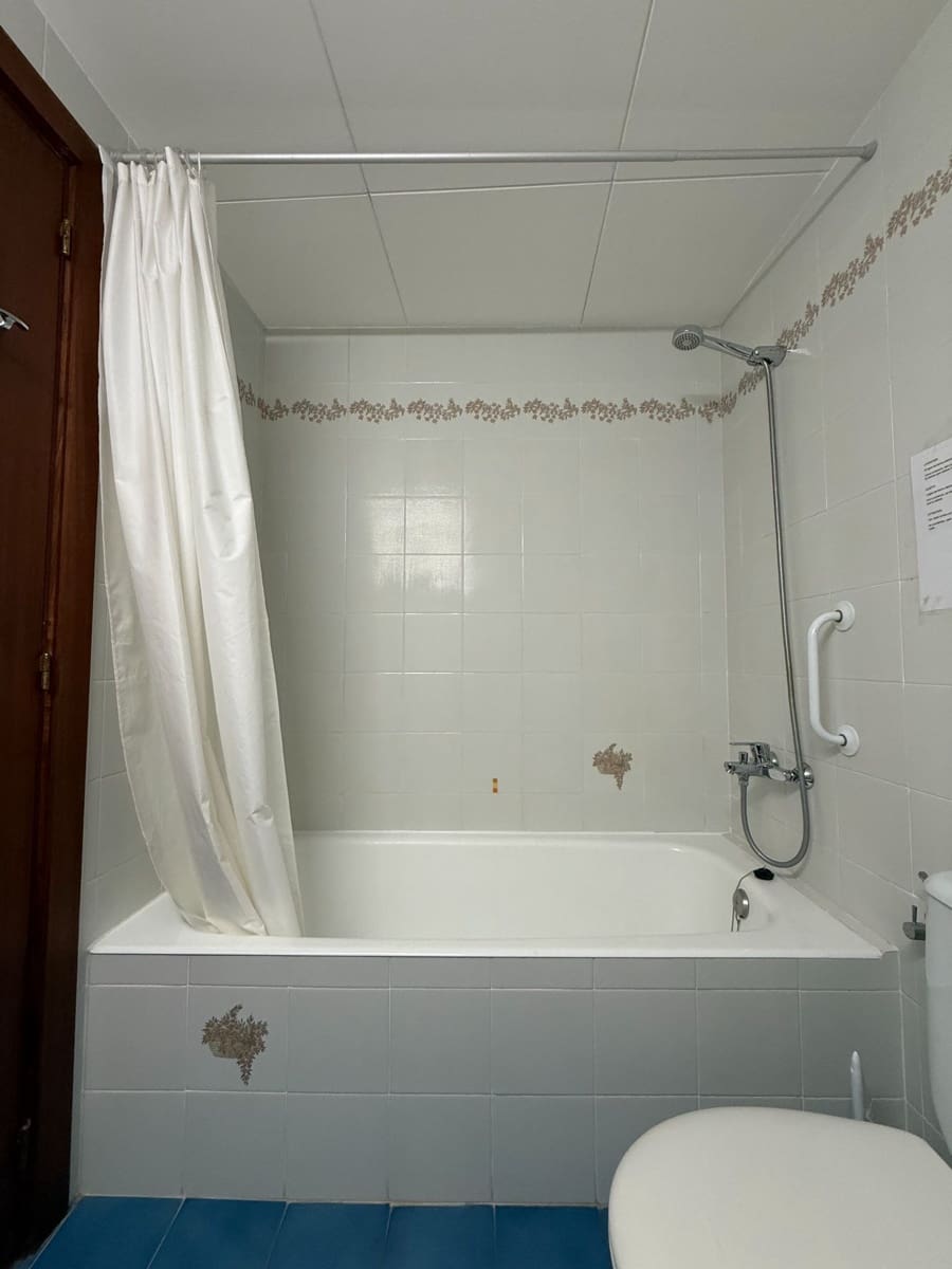 3 bedroom Apartment for rent in Sant Antoni de Calonge - € 3,000 (Ref: 2737873)