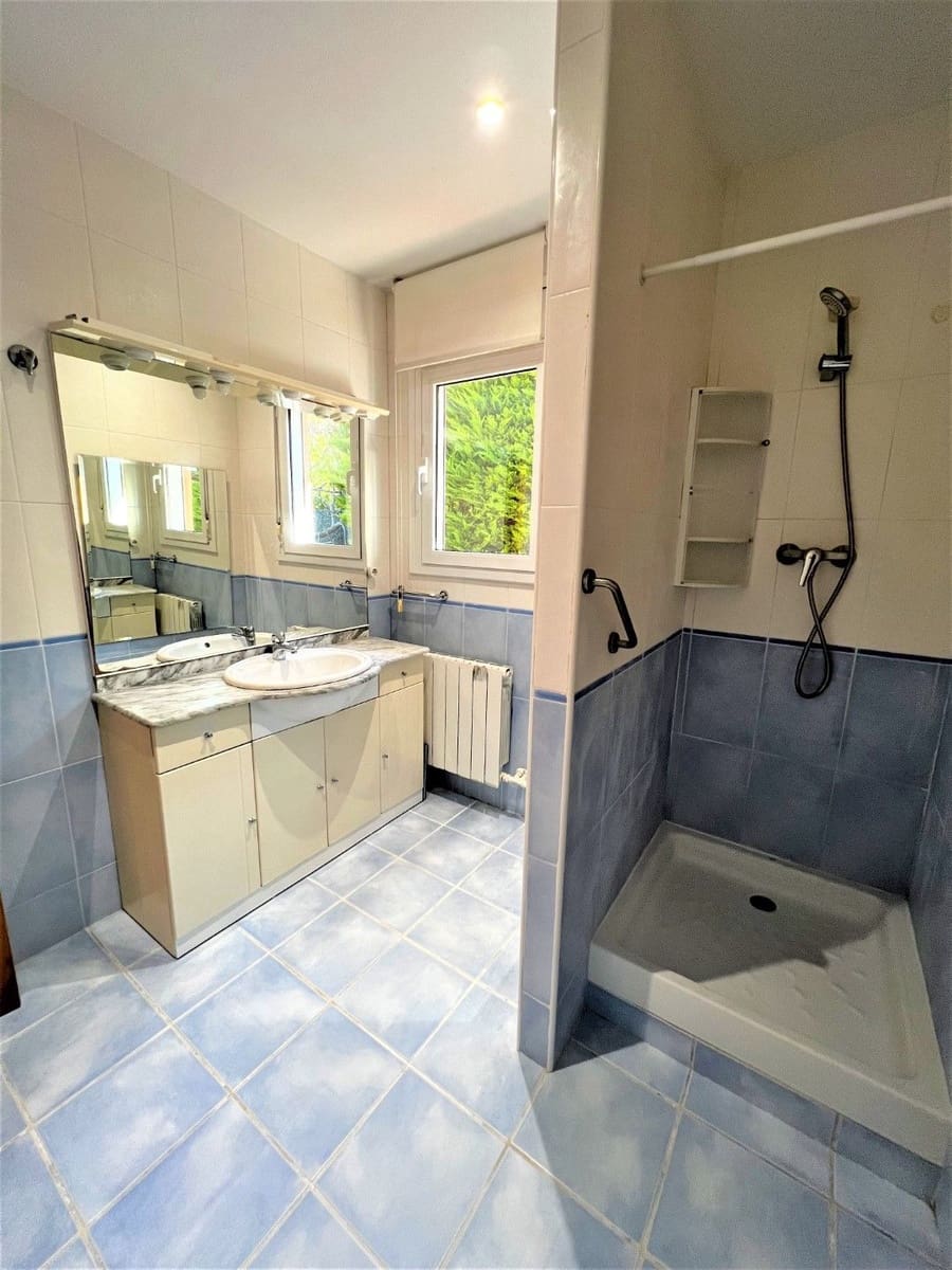 3 sovrum Villa till salu i Sant Antoni de Calonge med pool garage - 910 000 € (Ref: 3216335)