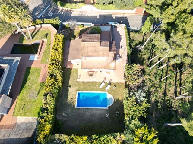 3 slaapkamer Villa te koop in Sant Antoni de Calonge, Calonge i Sant Antoni met zwembad garage - € 910.000 (Ref: 3216335)